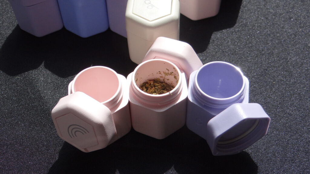 Cadence Containers with bud